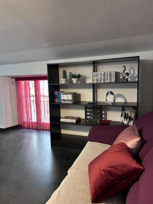 Elegante Appartamento Privato In Palazzo Storico Del XVIII - Pieno Centro Nicosia Eksteriør billede