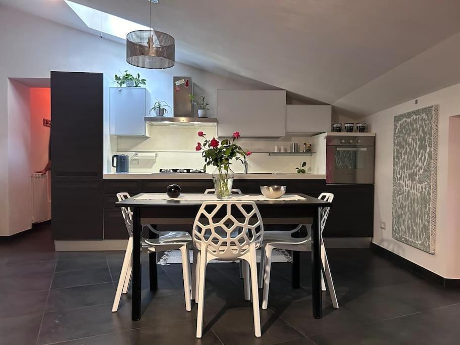 Elegante Appartamento Privato In Palazzo Storico Del XVIII - Pieno Centro Nicosia Eksteriør billede