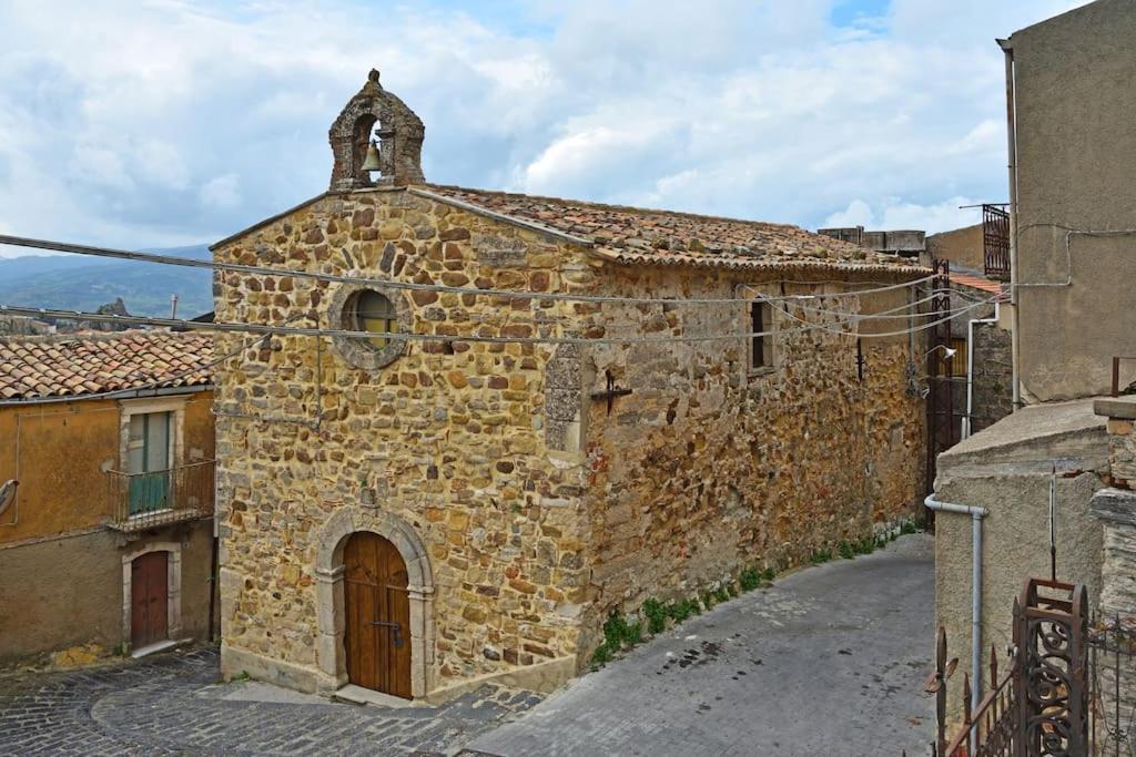 Elegante Appartamento Privato In Palazzo Storico Del XVIII - Pieno Centro Nicosia Eksteriør billede
