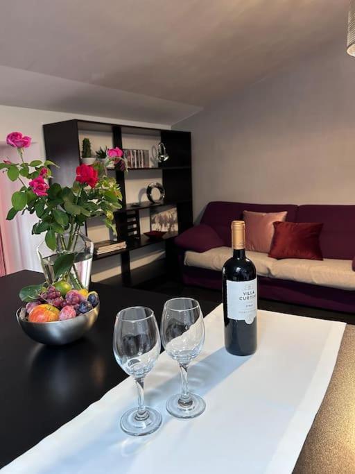 Elegante Appartamento Privato In Palazzo Storico Del XVIII - Pieno Centro Nicosia Eksteriør billede