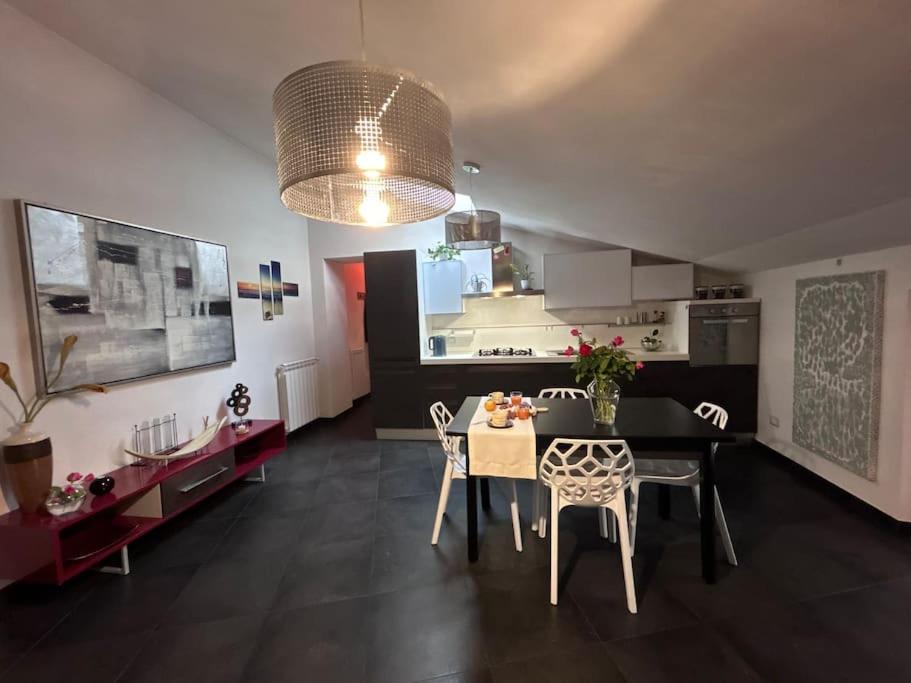 Elegante Appartamento Privato In Palazzo Storico Del XVIII - Pieno Centro Nicosia Eksteriør billede